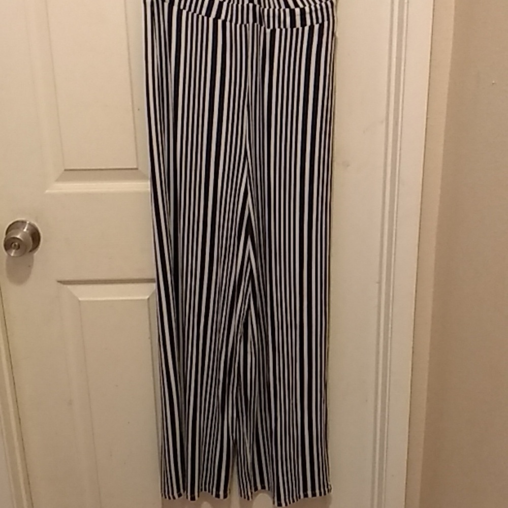 Romeo & Juliet Couture Striped pant suit M - Picture 2 of 4